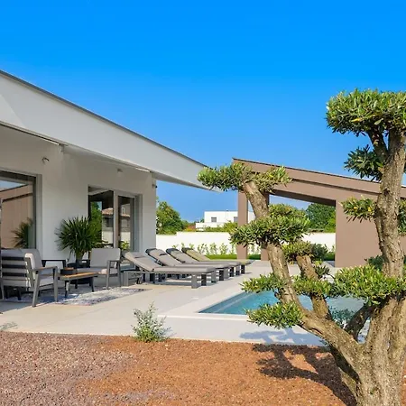 Villa Cedrus By Istrialux *